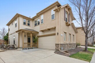 Building Photo - Spacious Townhome in Cherry Creek School District
