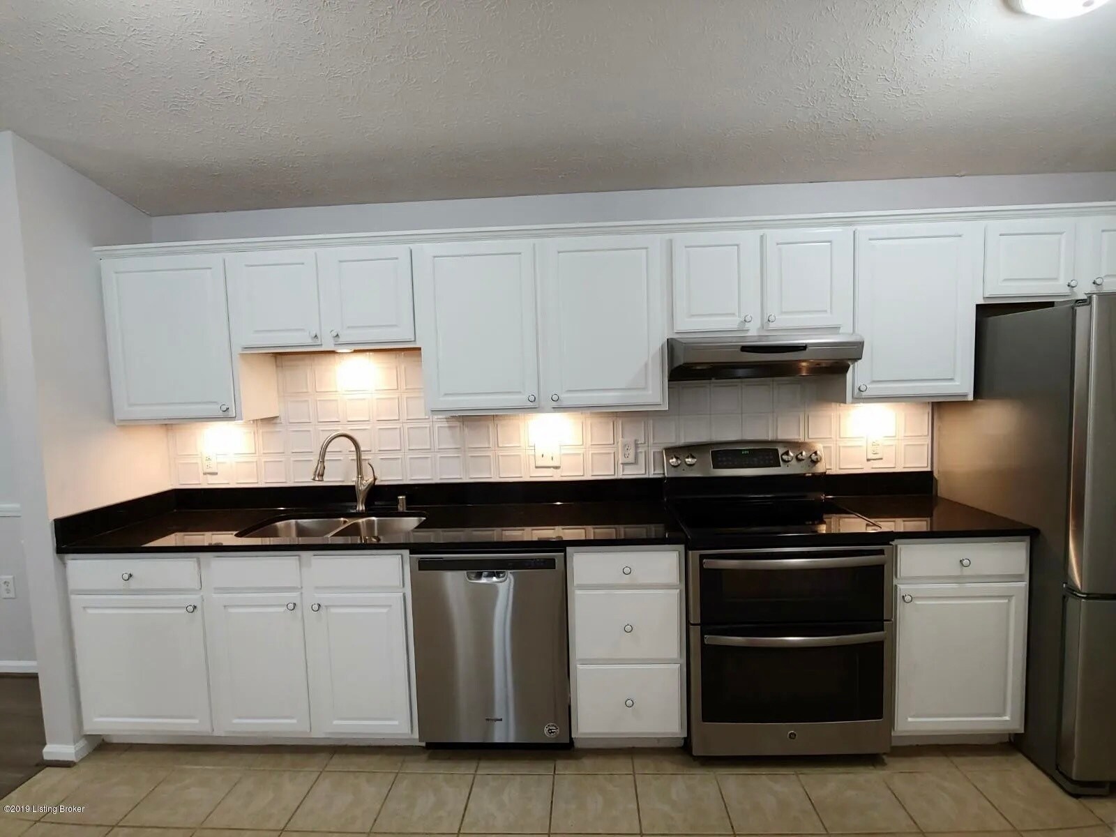 Building Photo - 10405 Trotters Pointe Dr