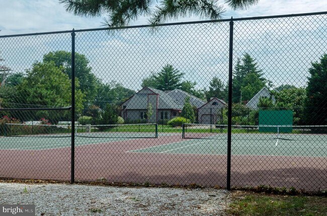 Building Photo - 5 President Point Dr