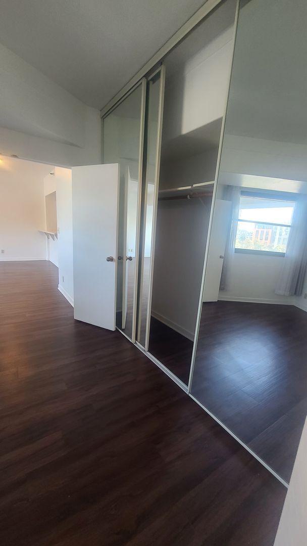 Building Photo - Unfurnished Move-In ready 1 Bedroom/ 1 Bat...