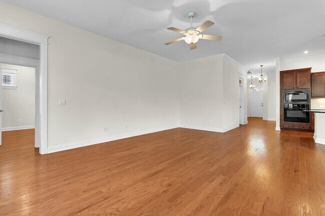 Building Photo - 3688 Maidstone Dr