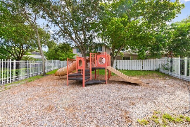 Building Photo - 9953 NW 9th Ct