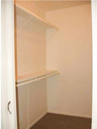 Walk In Closet - 2116 Pullman Ln