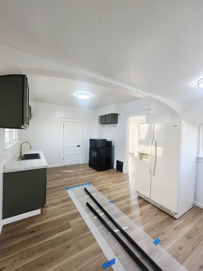 Building Photo - 426 Hazel Ave