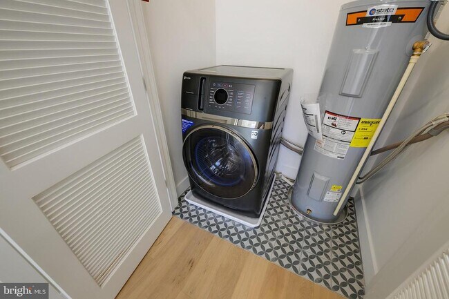 Building Photo - 4347 Harrison St NW