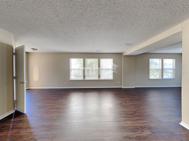 Building Photo - 9128 Stones Bluff Pl