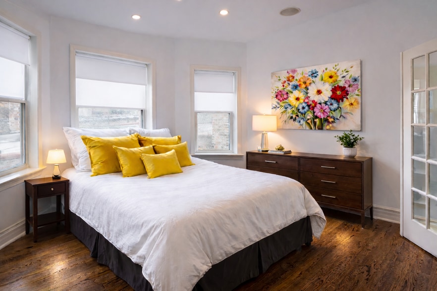 Building Photo - 4632 N Kenmore Ave