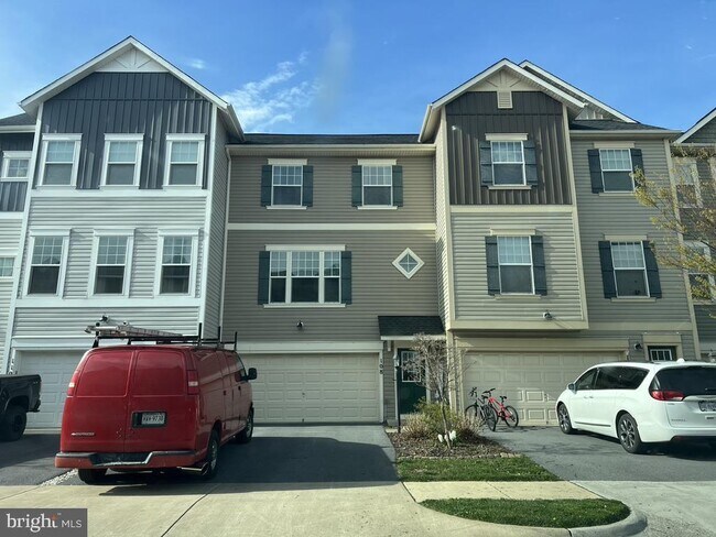 Building Photo - 108 Rotunda Dr