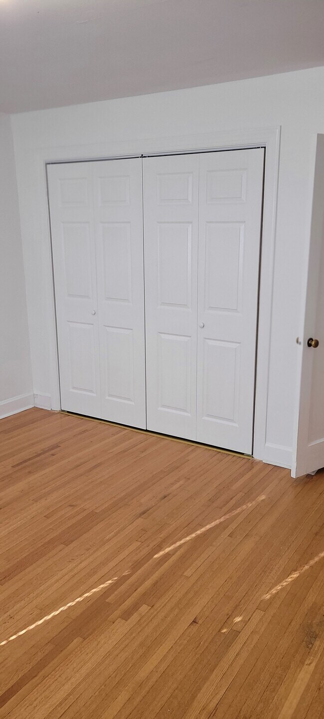 Building Photo - 3103 Wingate Ave