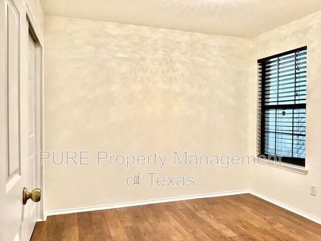 Building Photo - 2306 Kuykendall Dr