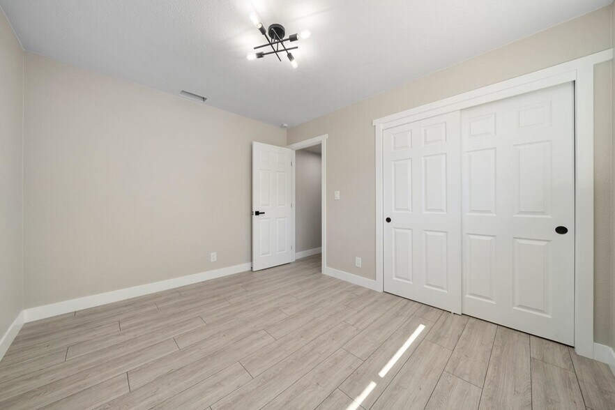 Building Photo - 3944 Apple Blossom Way