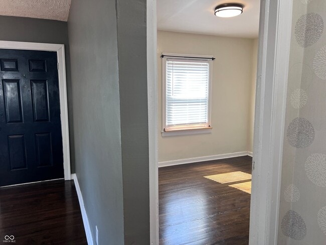 Building Photo - 1524 E 46th St