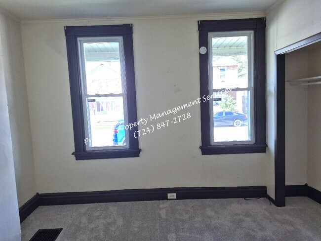 Building Photo - 1708 5th Ave