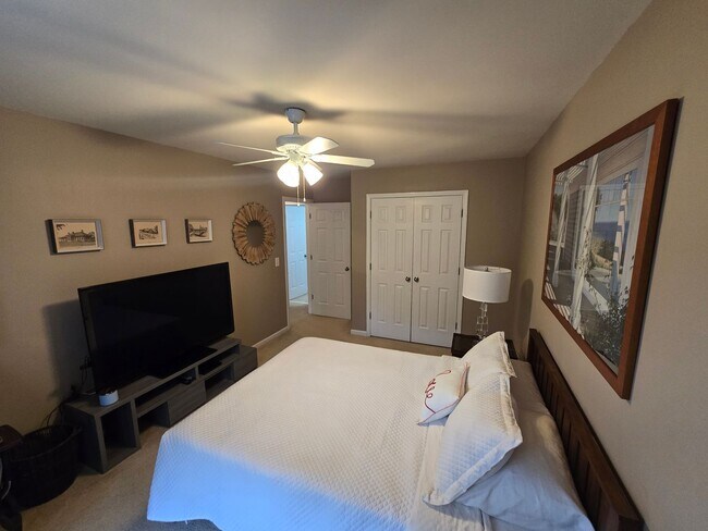 Building Photo - Beautiful Apex Townhome with Greenway Access & Community Amenities