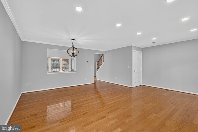 Building Photo - 7014 Gatton Square