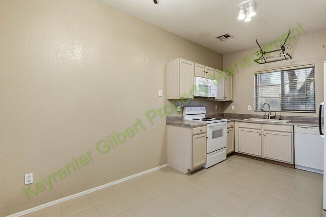 Building Photo - Gilbert 3-Bed / 2.5-Bath Home with Convenient Central Location