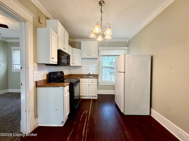 Building Photo - 1768 W Hill St