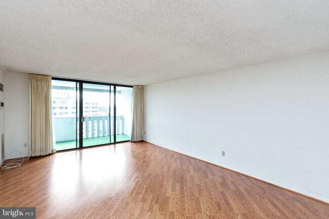 Building Photo - 6101 Edsall Rd