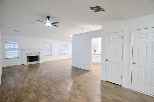 Building Photo - 1645 Fort Mason Way