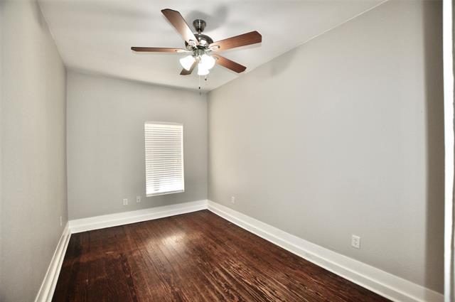 Building Photo - 814 W Ball St