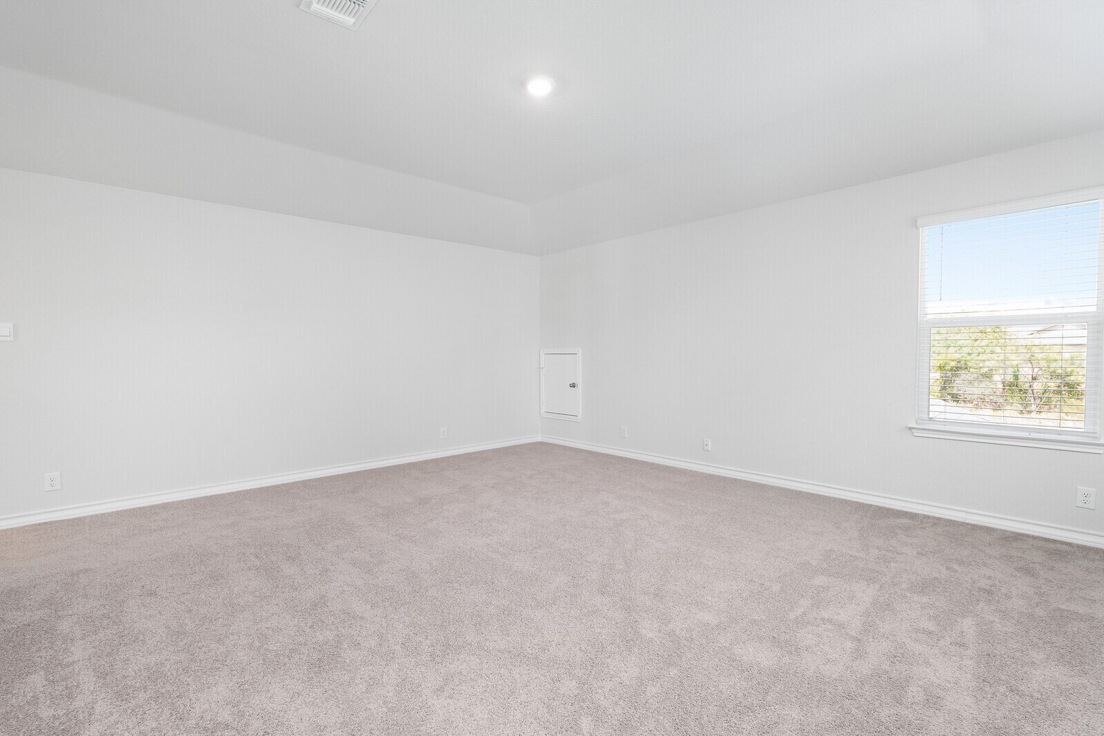 Building Photo - 12015 Topaz