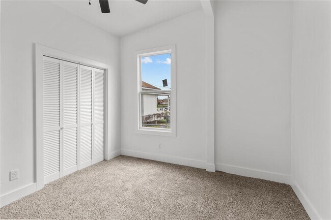 Building Photo - 3312 Sealy Ave