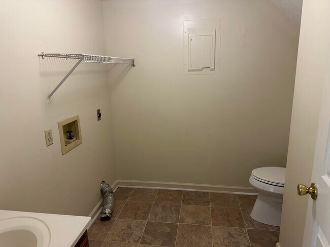 Building Photo - 200 McDaniel Ave