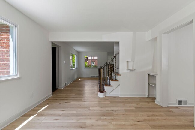 Building Photo - READY FOR MOVE IN! Don't miss this STUNNING, FULLY RENOVATED 3 bedroom in McKeesport!