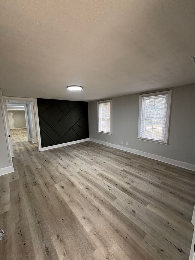 Building Photo - Freshly Renovated Home in Greensboro- 3bed/1bath