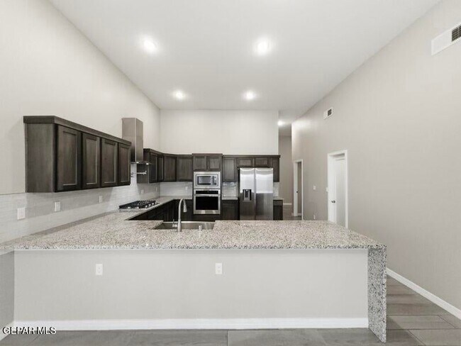 Building Photo - 11365 Hidalgo Dr