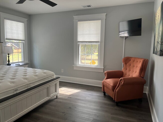 Building Photo - Gorgeous Brand New 3/2 Move In Ready Now!