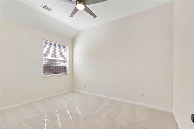 Building Photo - 35 E Wolf Cabin Cir