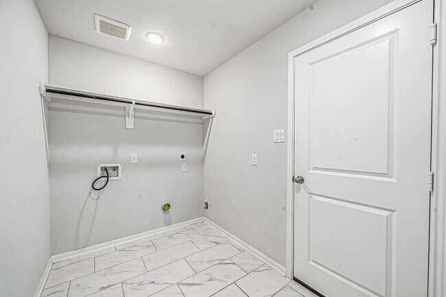 Building Photo - 2533 Allegretto Sea Dr