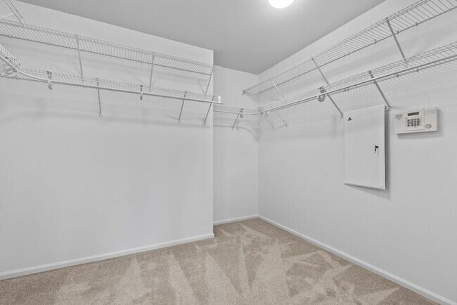 Building Photo - Immaculate Redmond Ridge Air-Conditioned B...