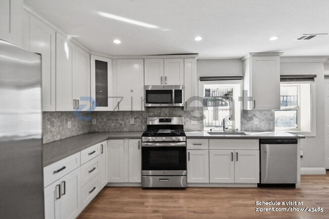 Building Photo - 1128 Adeline St