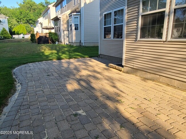 Building Photo - 346 Wedgewood Rd