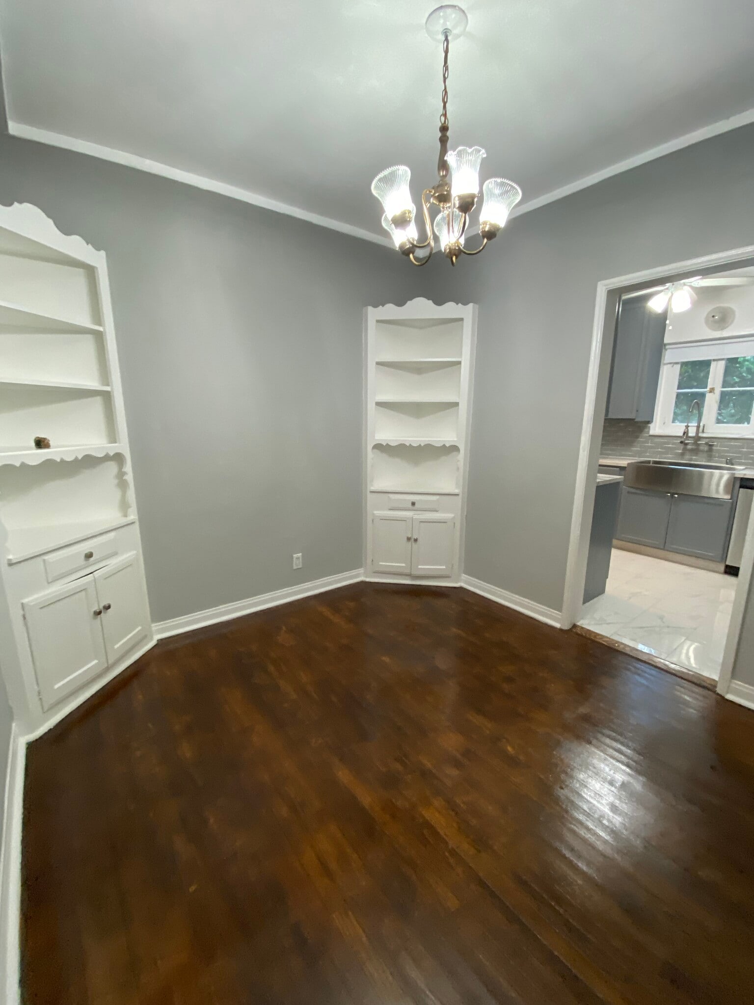 Dining Room - 2201 S Bentley Ave