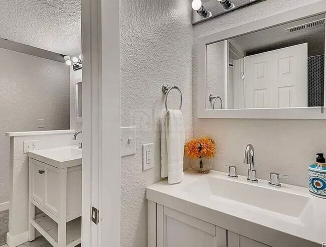 Building Photo - 7110 E 63rd Ave