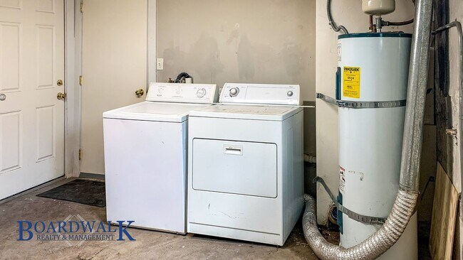 Building Photo - 228/230 S 300 W