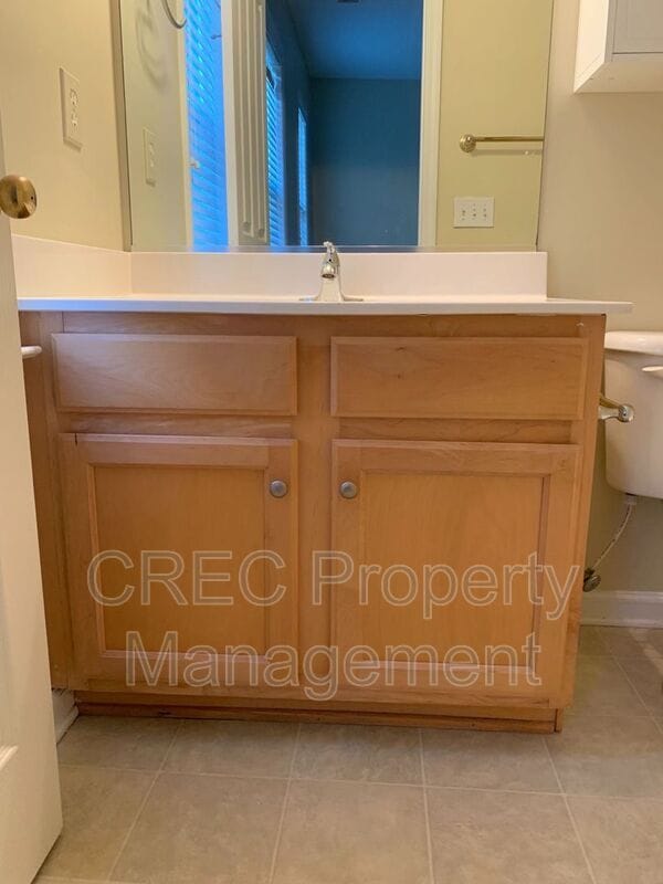 Building Photo - 105 Barberry St