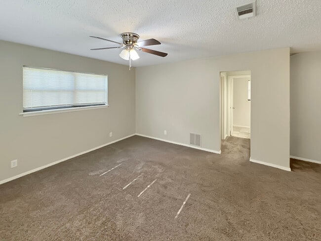 Building Photo - 1524 Timber Creek Dr