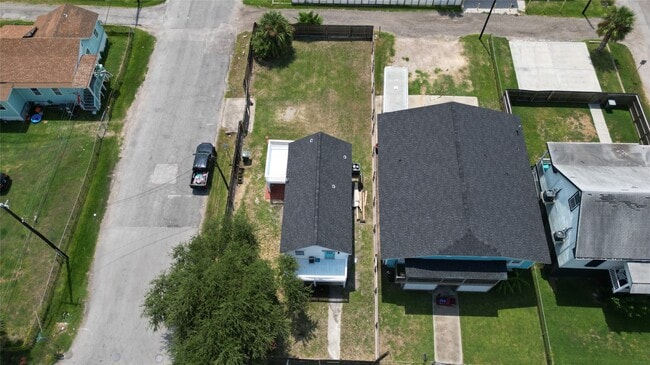 Building Photo - 6201 Heards Ln