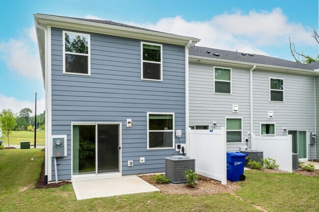 Building Photo - 518 Eastwood St
