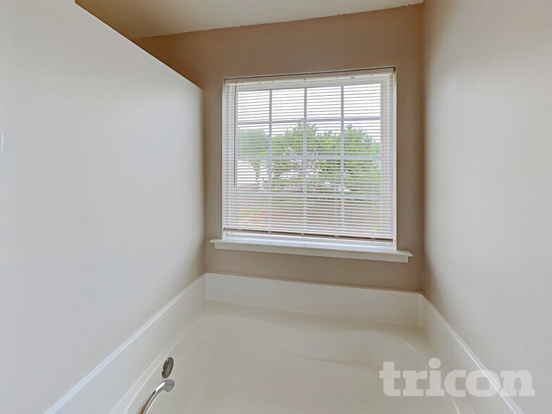 Building Photo - 4429 Devonhill Ln