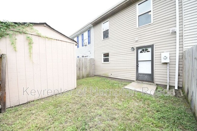 Building Photo - 416 Harbour N Dr