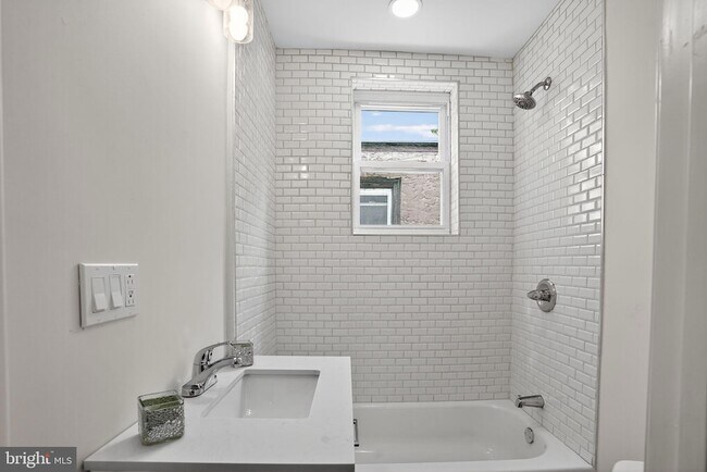 Building Photo - 4324 Otter St