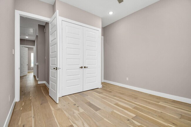 Building Photo - 304 Chobani Ln