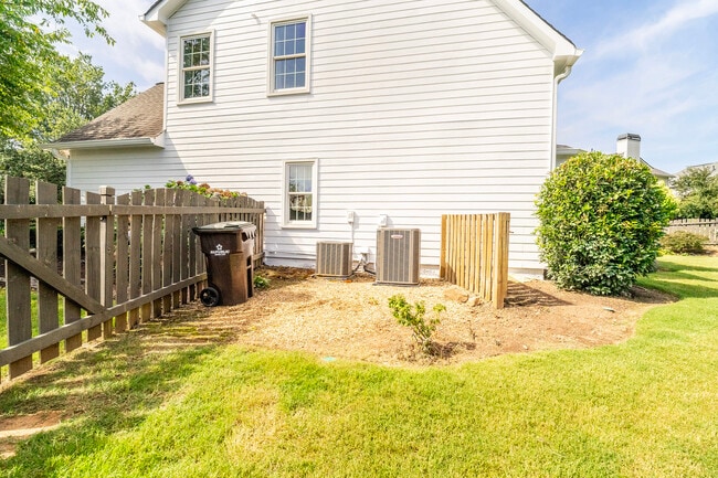 Building Photo - 6850 Weatherstone Way