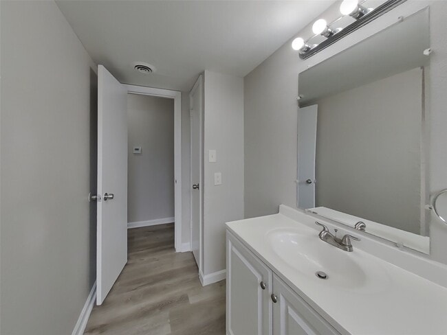 Building Photo - 5503 Jumada Cir