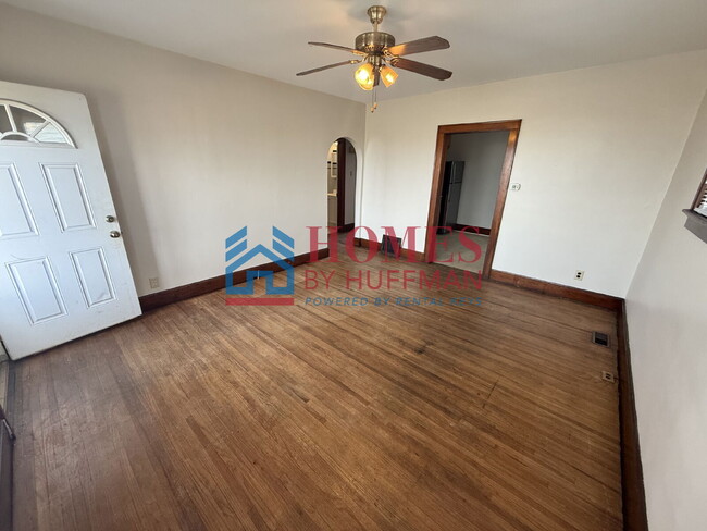 Building Photo - Brick | Two Bedroom House